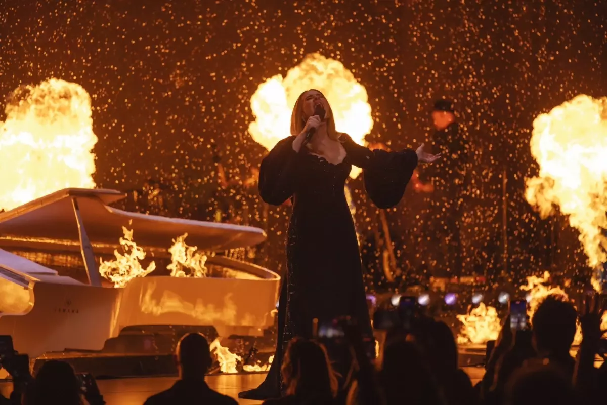Adele, Las Vegas’taki Gösterisiyle Sahnelere Veda Etti