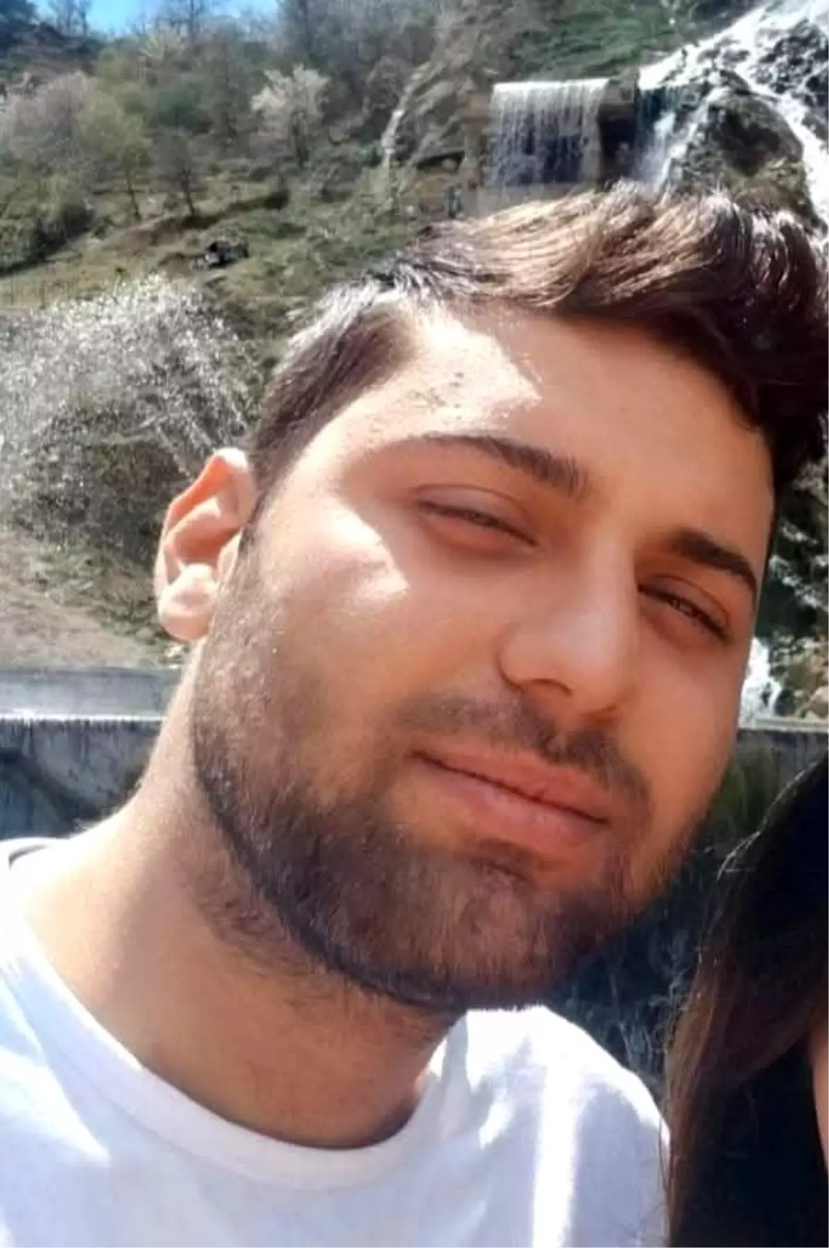 Denizli’de Çatıda Düşen Genç Hayatını Kaybetti