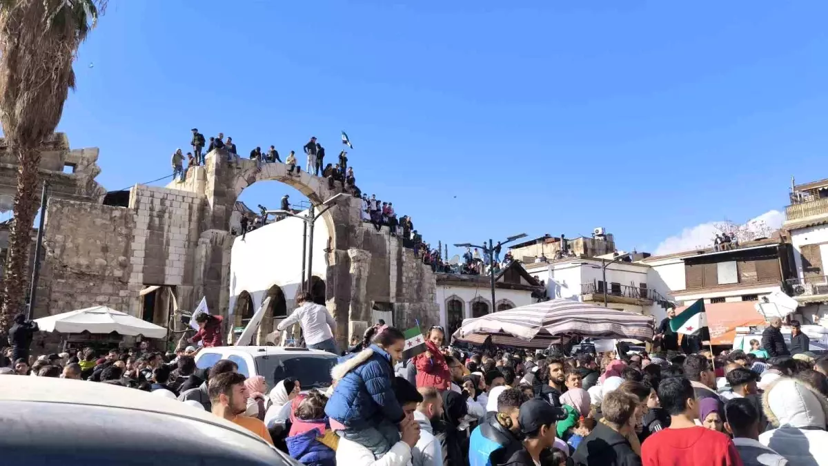 Emevi Camii’nde İlk Cuma Namazı