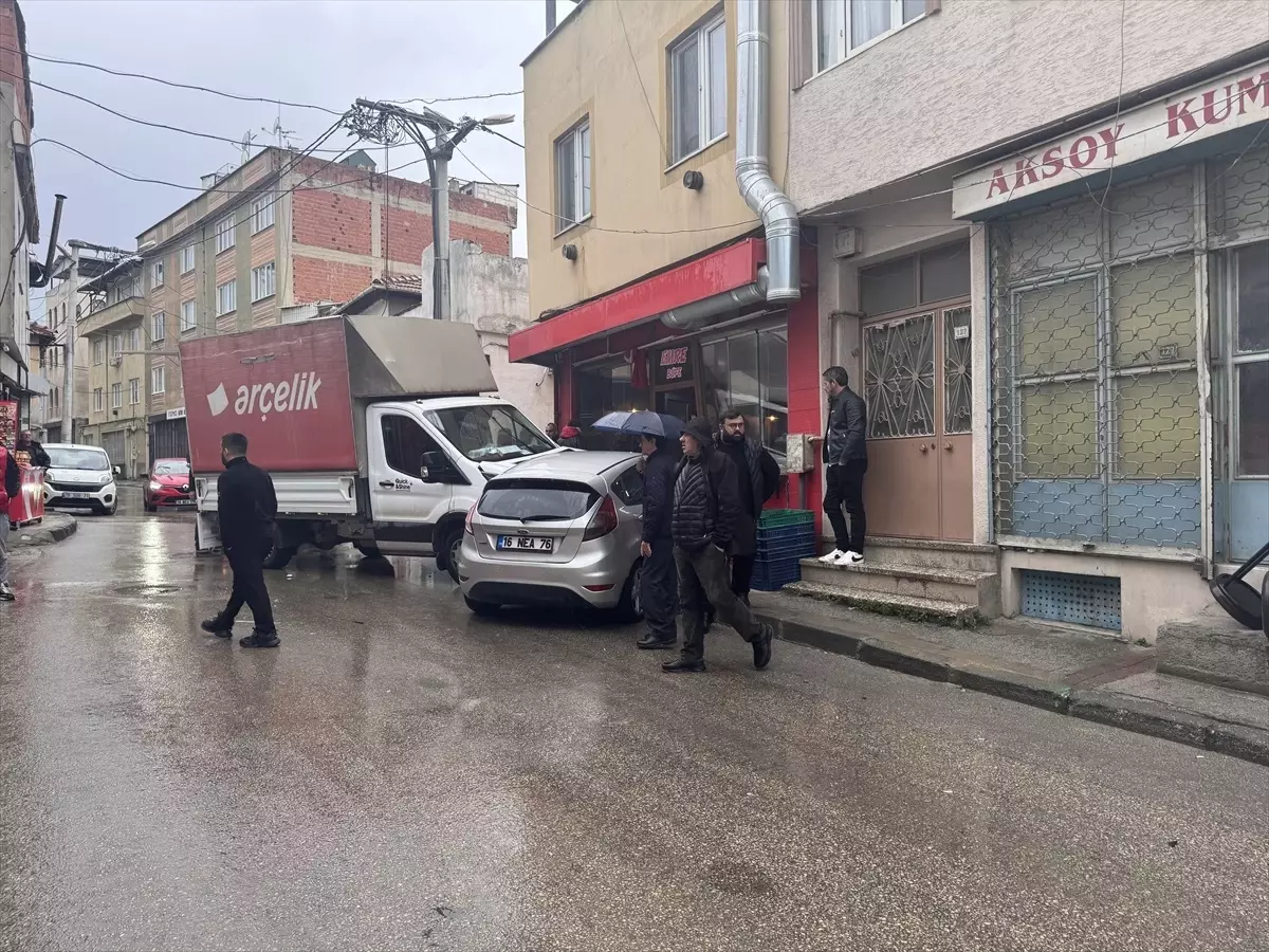 Ehliyetsiz Sürücü Kaçarken Kaza Yaptı