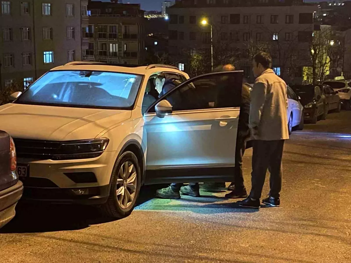 Küçükçekmece’de Motosikletli Gence Silahlı Saldırı!
