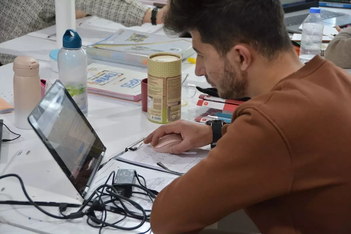 Tatvan’da Gençlere Etüt Merkezi Açıldı