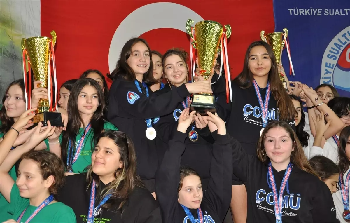 Kütahya’da Sualtı Hokeyi Şampiyonları Belirlendi