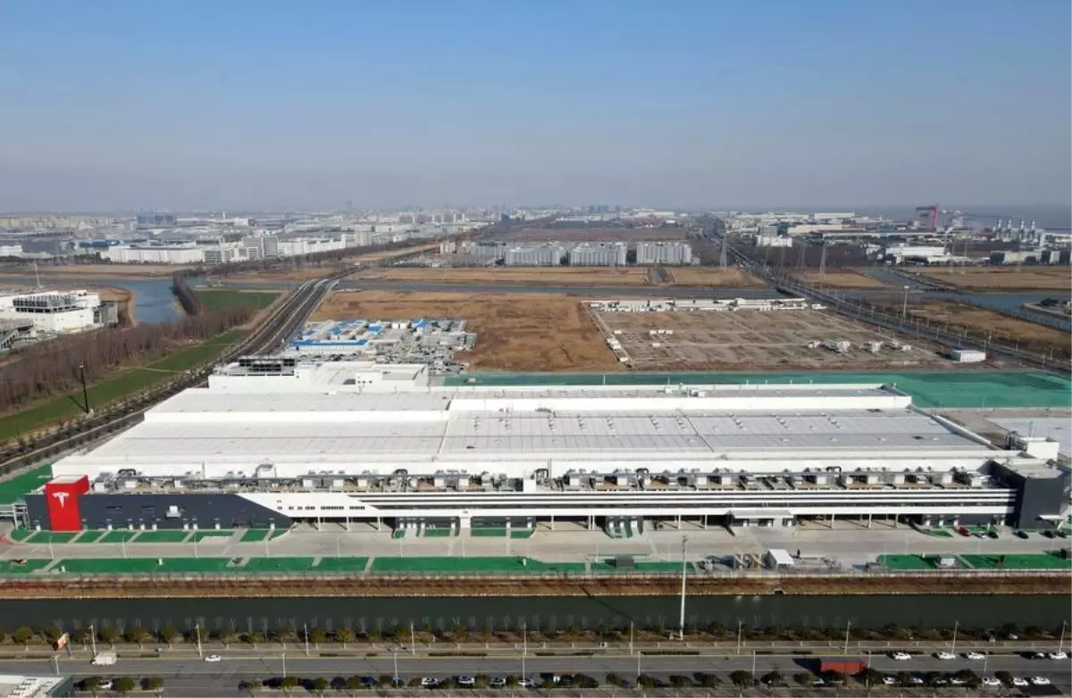 Tesla’nın Shanghai Mega Fabrikası Açıldı