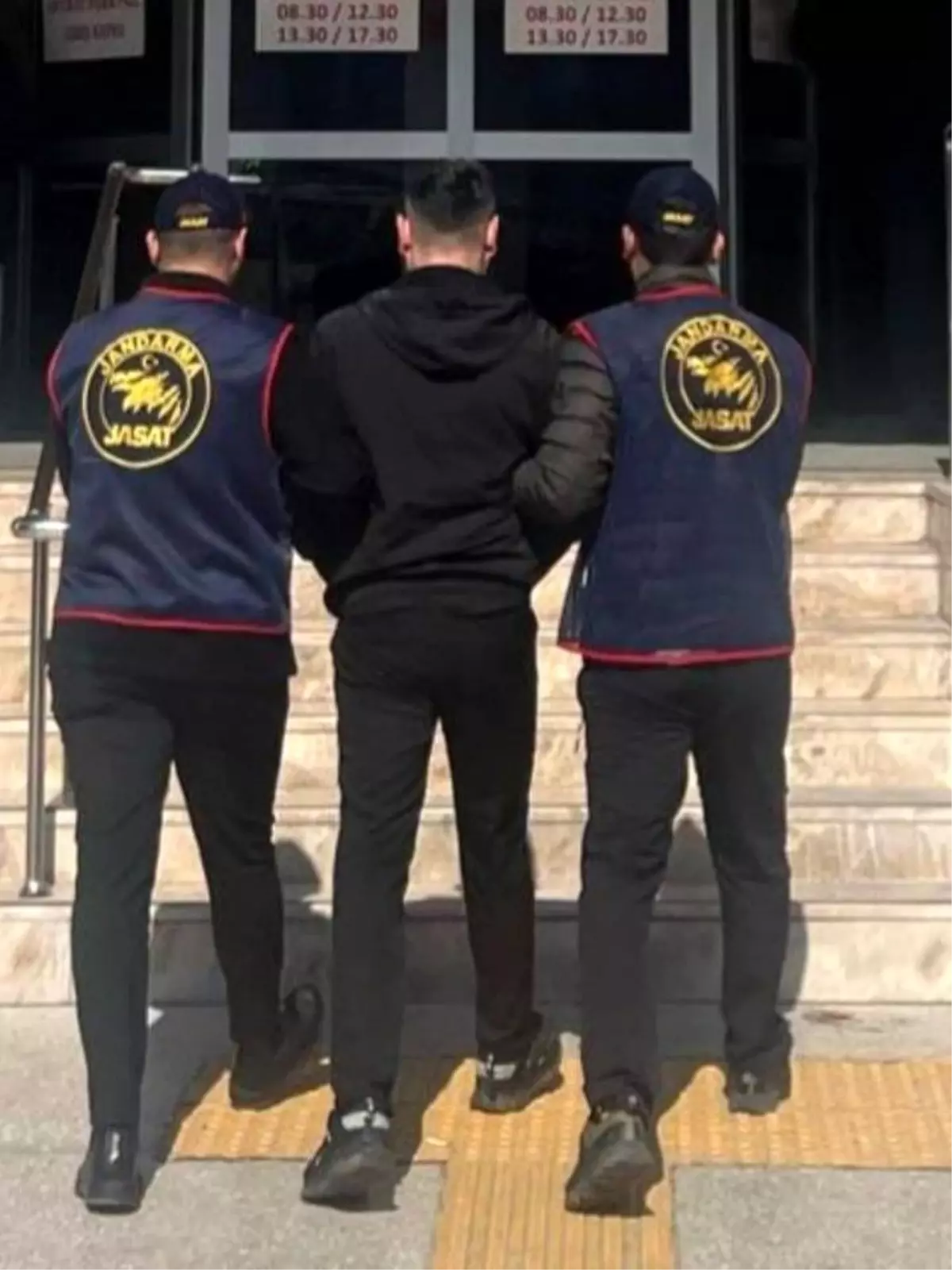 60 Yıl Hapis Cezalı Suçlu İzmir’de Yakalandı