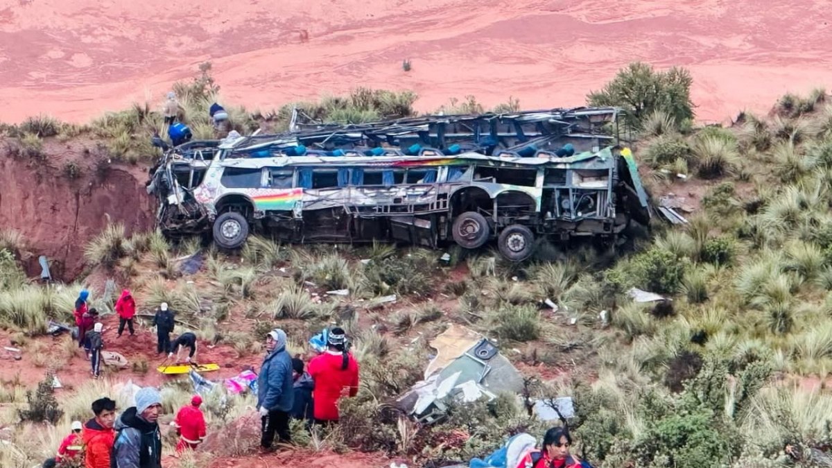 Bolivya’da otobüsle minibüs çarpıştı: 25 kişi öldü