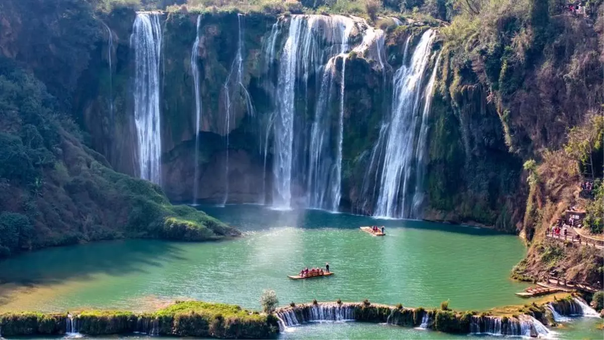 Jiulong Şelaleleri’ne Turist Akını