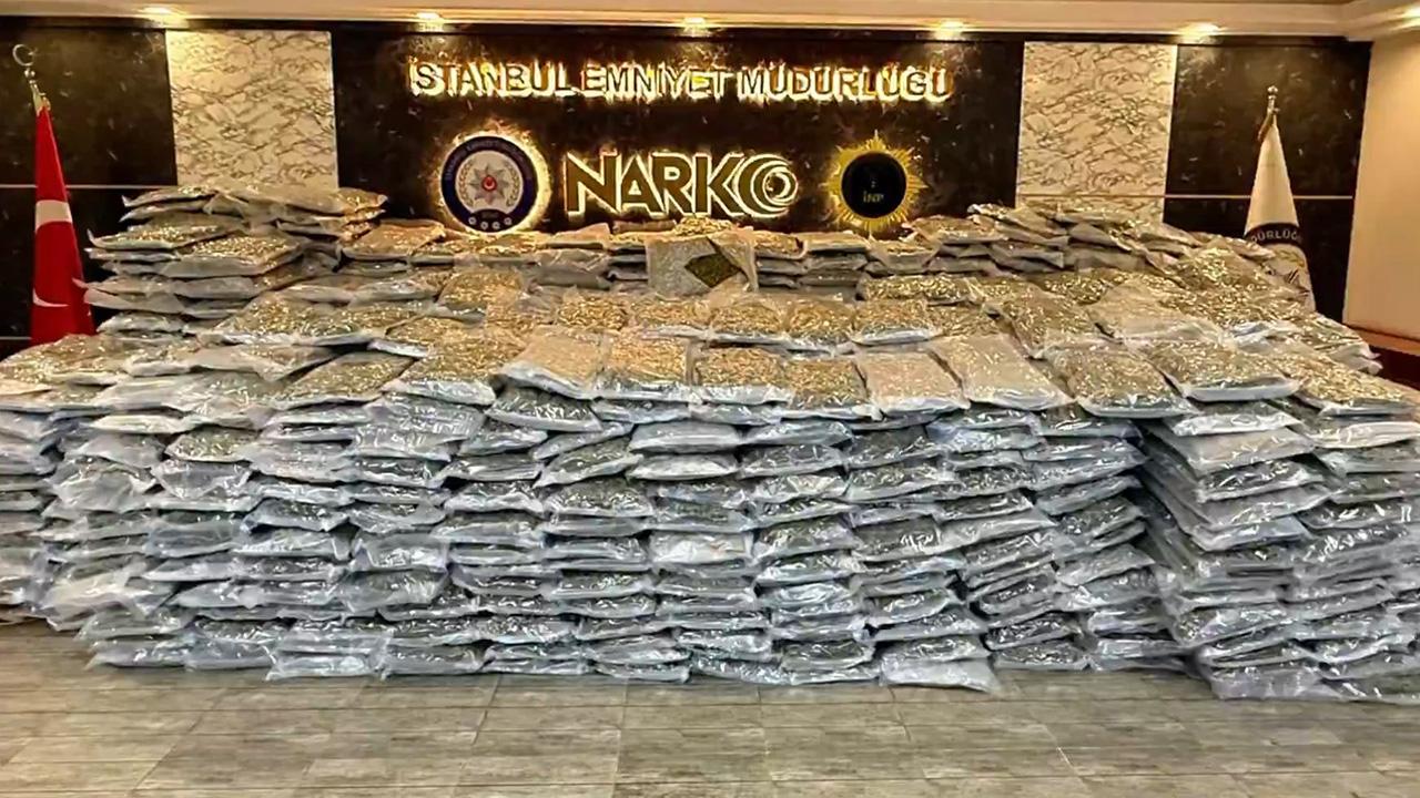 İstanbul’da 880 kg uyuşturucu madde ele geçirildi